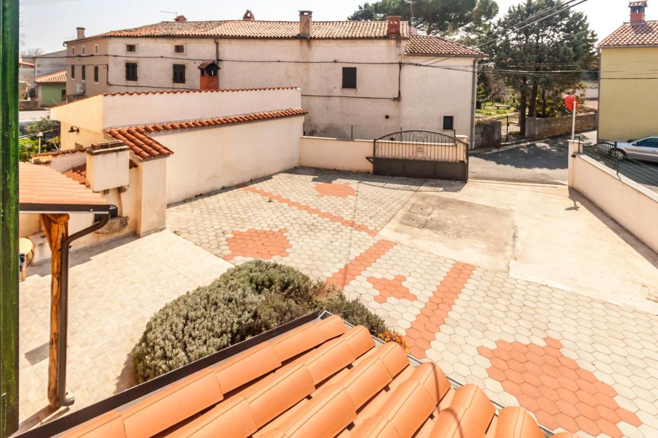 House Krizanic In Marcana, Istria, With 2 Apartments, Total 9 Guests ภายนอก รูปภาพ