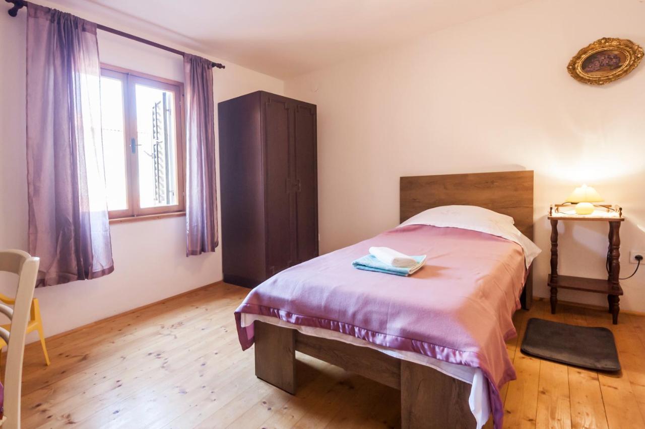 House Krizanic In Marcana, Istria, With 2 Apartments, Total 9 Guests ภายนอก รูปภาพ