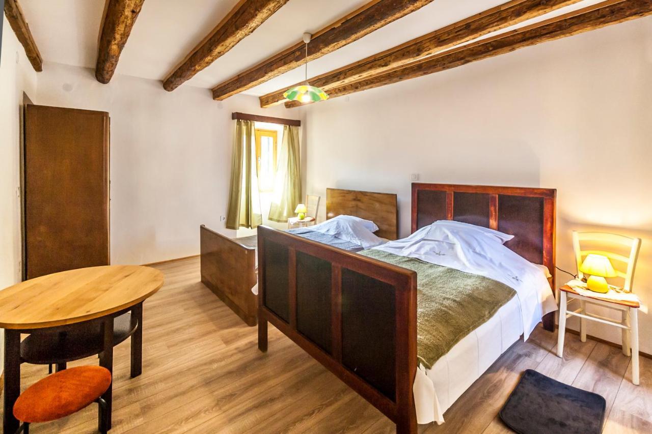House Krizanic In Marcana, Istria, With 2 Apartments, Total 9 Guests ภายนอก รูปภาพ