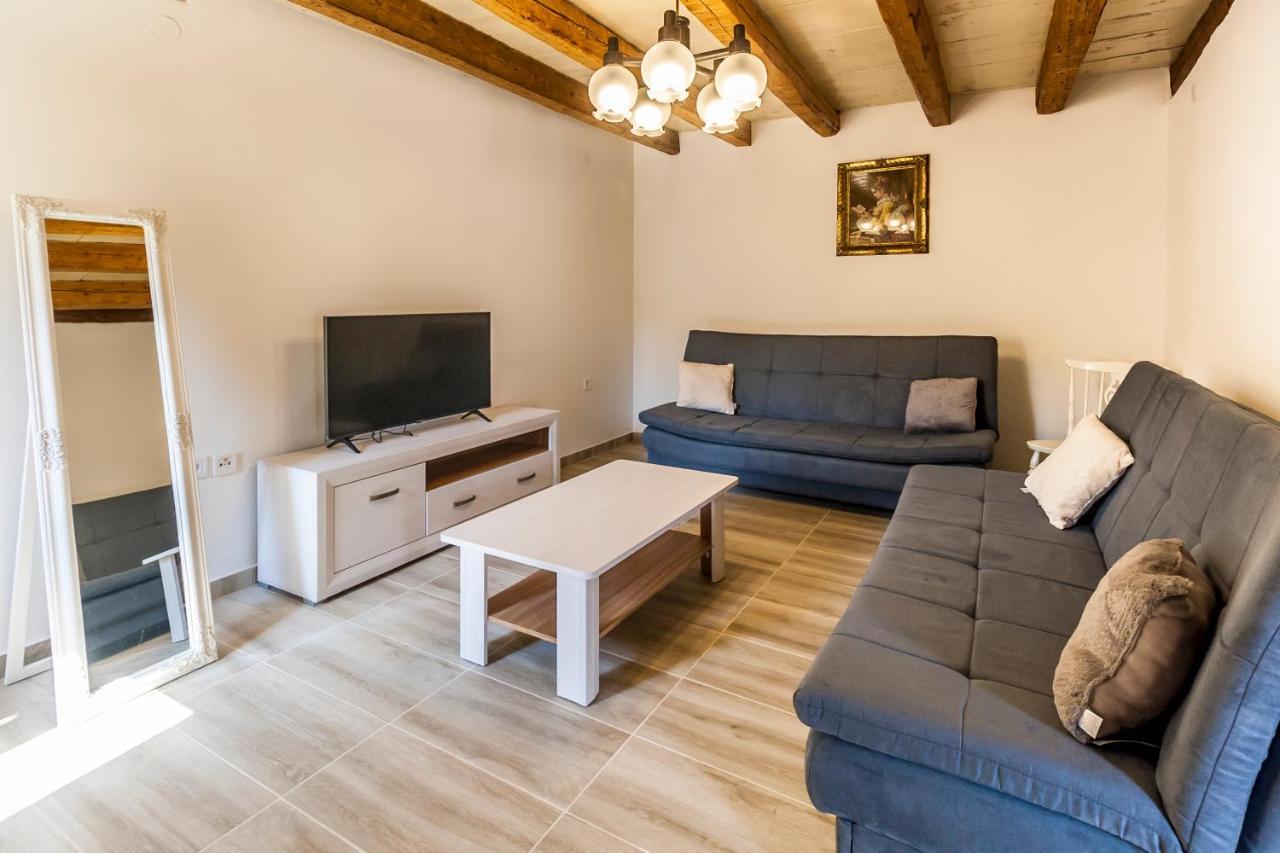 House Krizanic In Marcana, Istria, With 2 Apartments, Total 9 Guests ภายนอก รูปภาพ