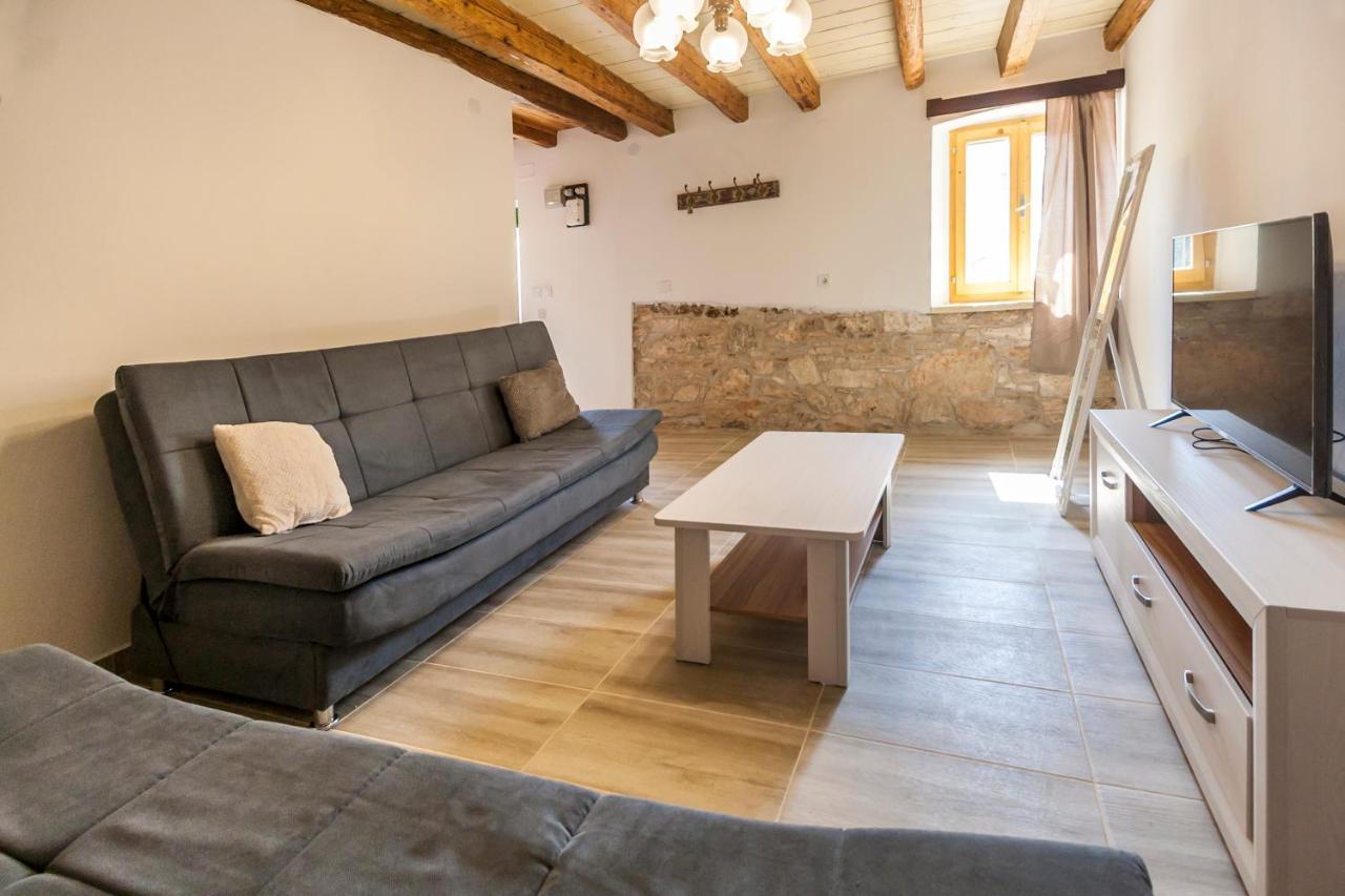 House Krizanic In Marcana, Istria, With 2 Apartments, Total 9 Guests ภายนอก รูปภาพ