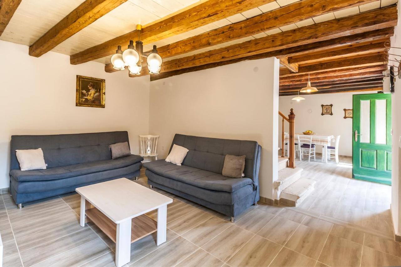 House Krizanic In Marcana, Istria, With 2 Apartments, Total 9 Guests ภายนอก รูปภาพ